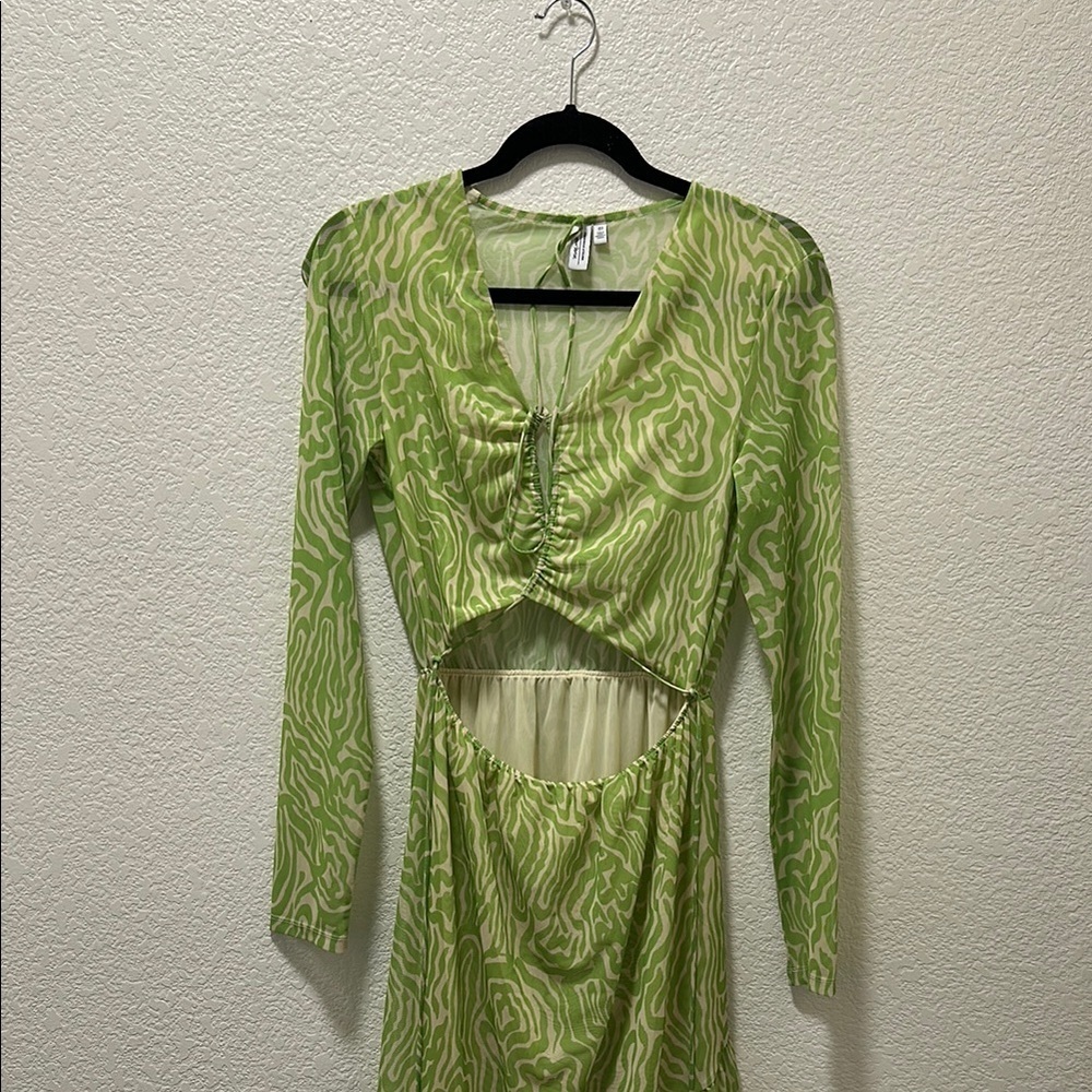 Elegant Lime Green Long Sleeve Dress - Picture 7 of 9